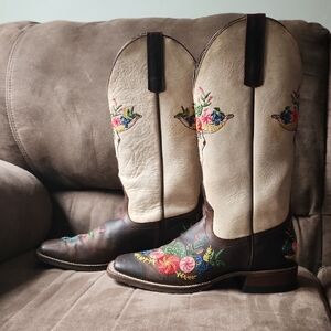 Floral Embroidered Western Boots